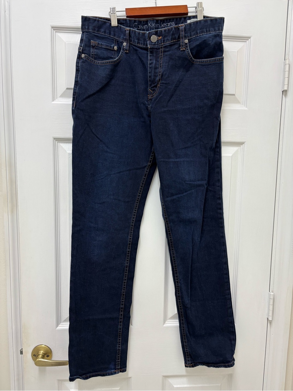 Calvin Klein Jeans Men's Slim Leg Dark Wash Blue Denim Jeans